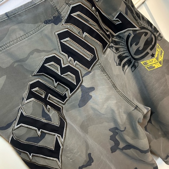 Vintage Billabong y2k camo swim shorts - Picture 4 of 9